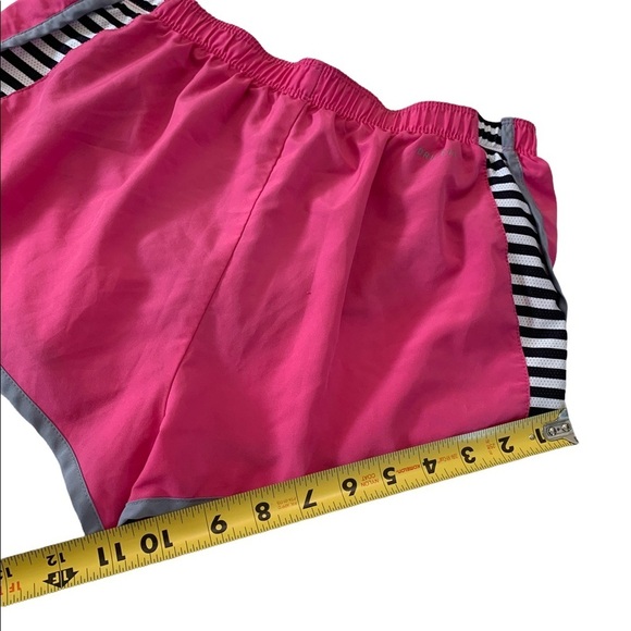 Nike Dri Fit Short Pants Size Small - Picture 7 of 15